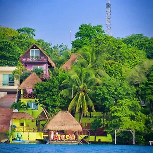 https://las-nubes-bacalar.quintano-roohotels.com
