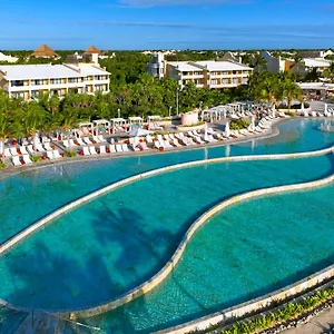 https://the-royal-suites-yucatan-by-palladium.quintano-roohotels.com