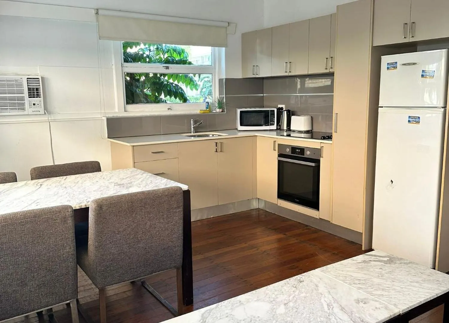 Backpackers In Paradise 18-35 Hostel Gold Coast